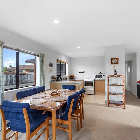 Riviera Casa - Mount Maunganui Holiday Home Екстериор снимка