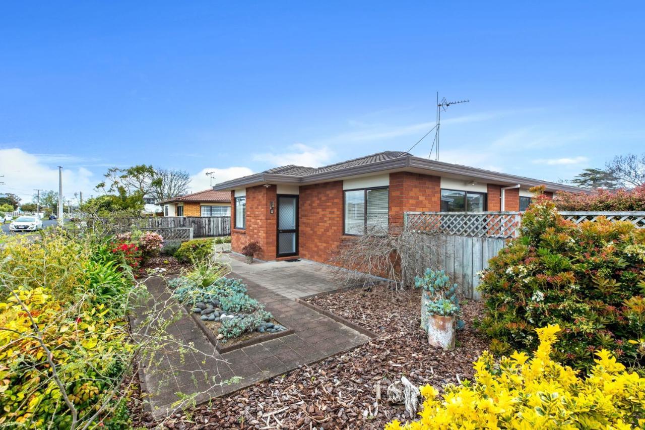 Riviera Casa - Mount Maunganui Holiday Home Екстериор снимка