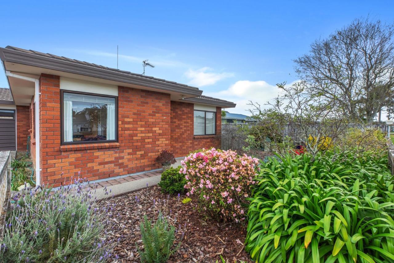 Riviera Casa - Mount Maunganui Holiday Home Екстериор снимка