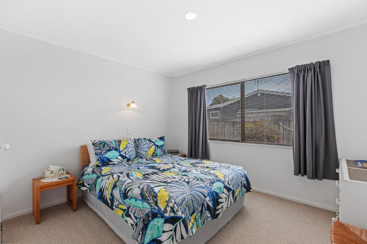 Riviera Casa - Mount Maunganui Holiday Home Екстериор снимка
